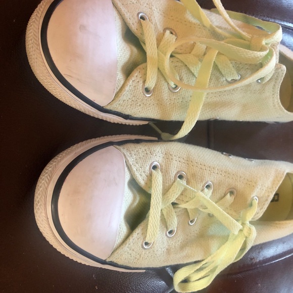 Converse chuck Taylor’s. Light green. SZ 9 (women) never worn. Tags attached - Picture 6 of 8